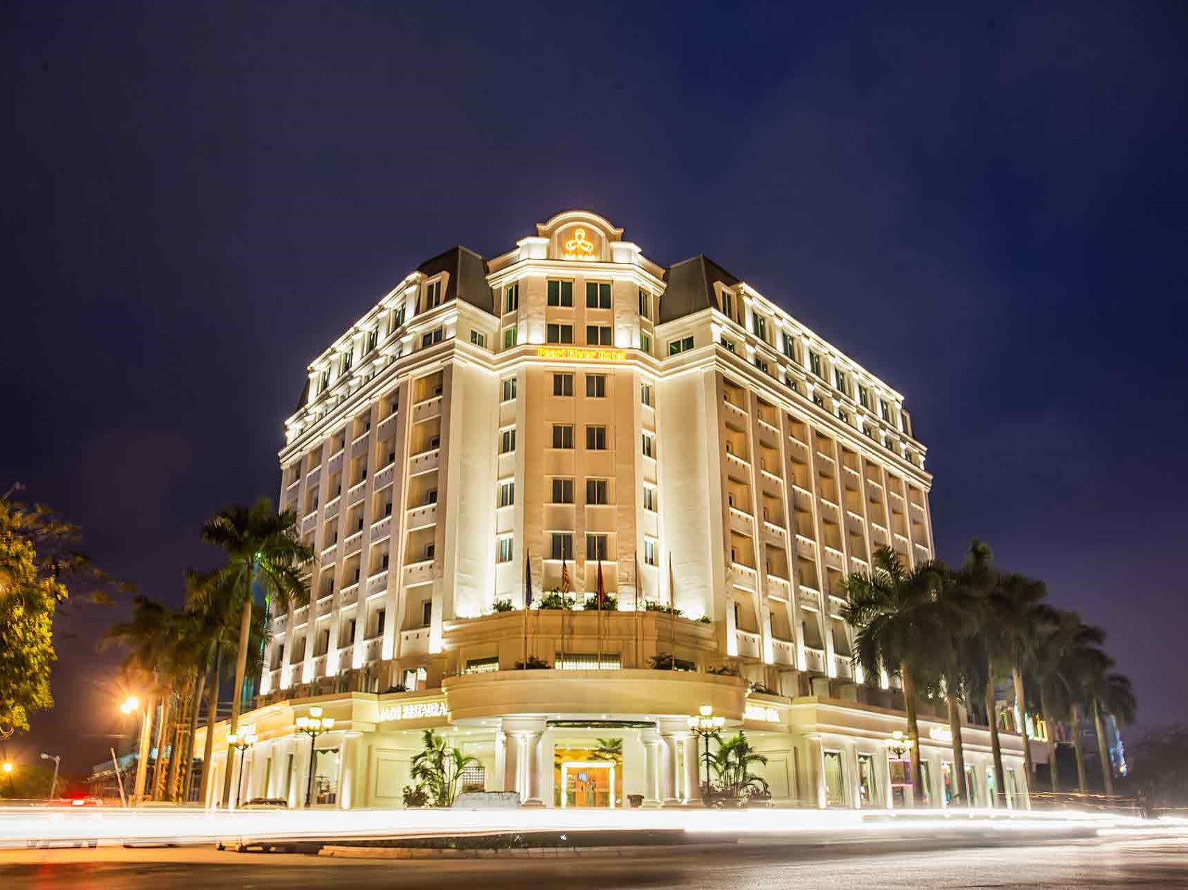 Quản trị khách sạn lương bao nhiêu và mức lương khởi điểm thế nào?