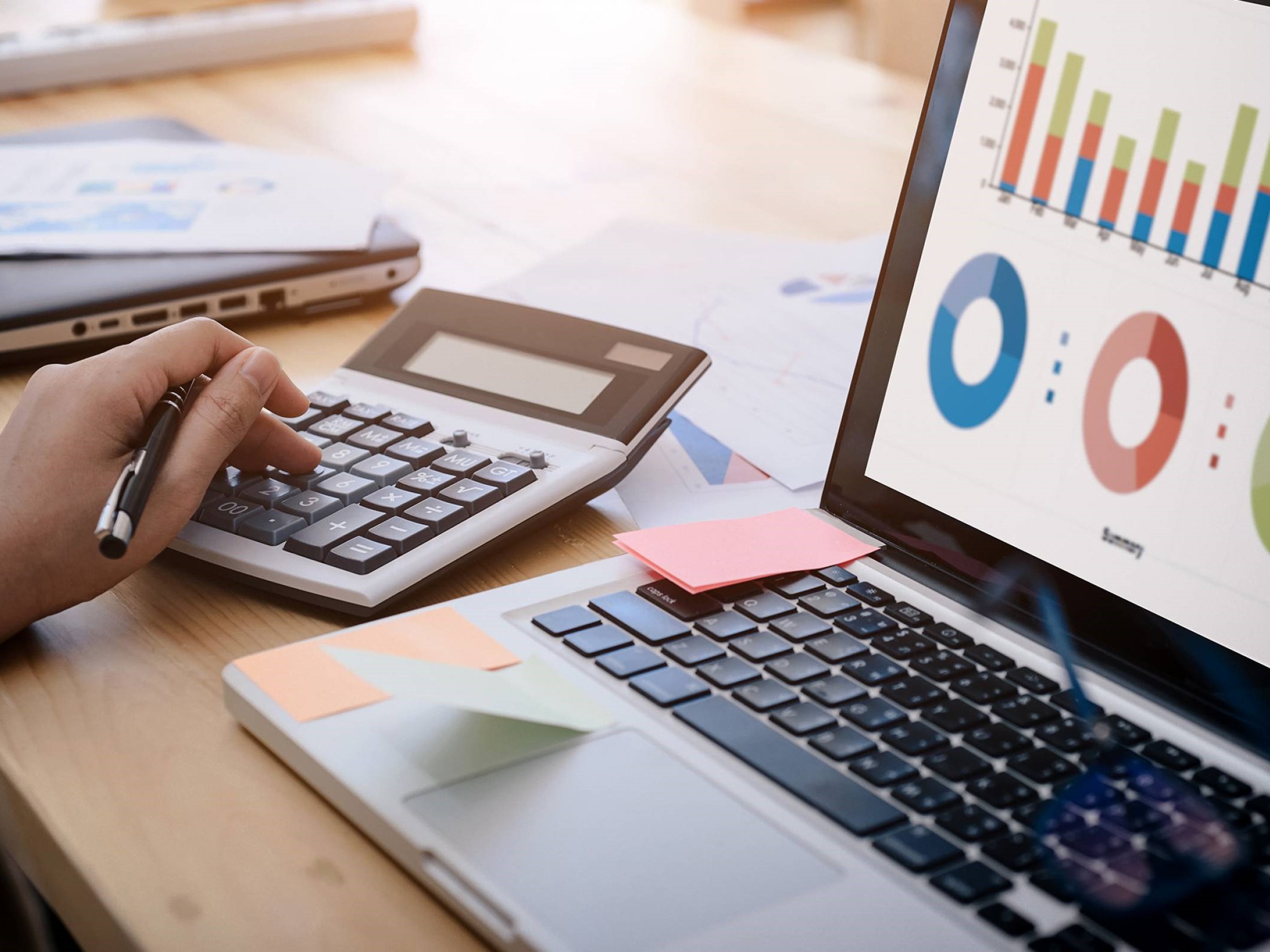 Chi phí biến đổi là gì? Phân biệt chi phí biến đổi và chi phí cố định