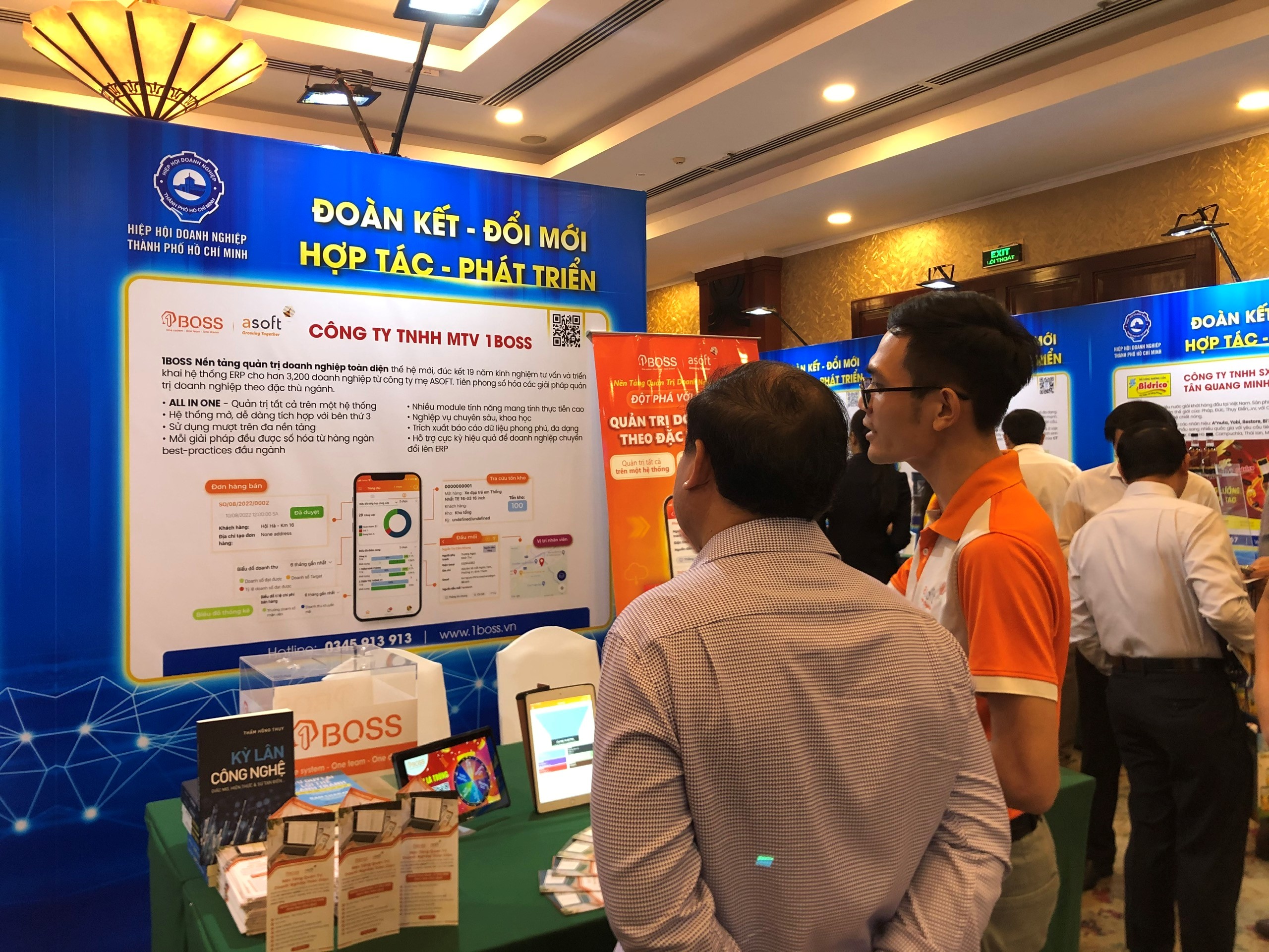 1BOSS đồng hành cùng chương trình Cafe doanh nhân HUBA lần thứ 64