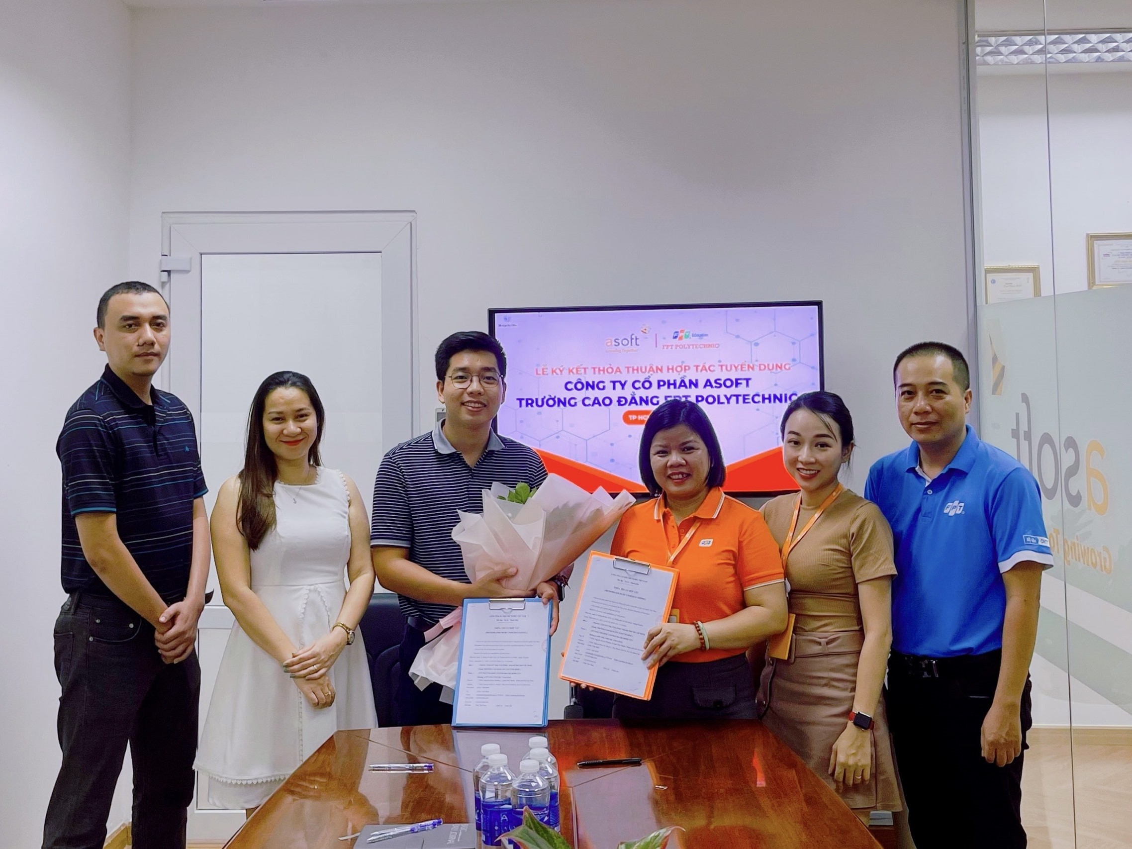 Hợp tác cùng 1BOSS - Mở rộng cơ hội nghề nghiệp cho sinh viên Cao đẳng FPT Polytechnic